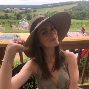 Meet your Posher, Jennifer